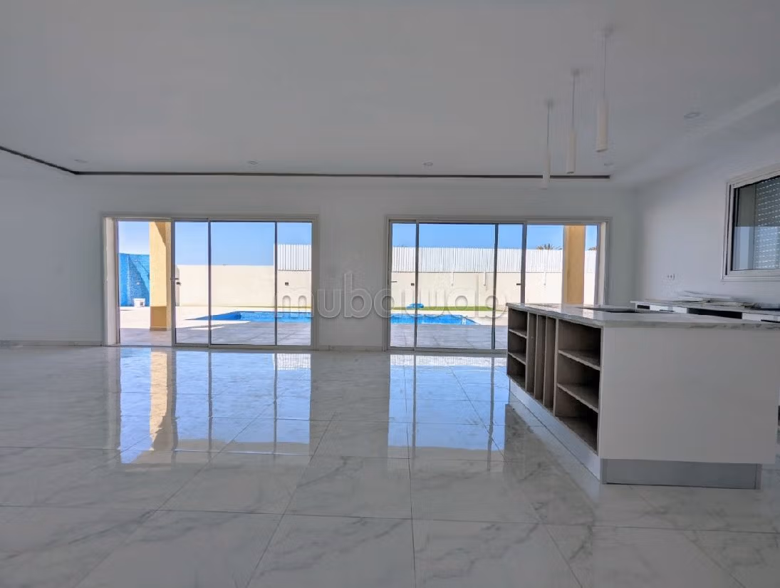 فيلا ممتازة للبيع ب جربة. المساحة الكلية 159 م². مفروشة. 