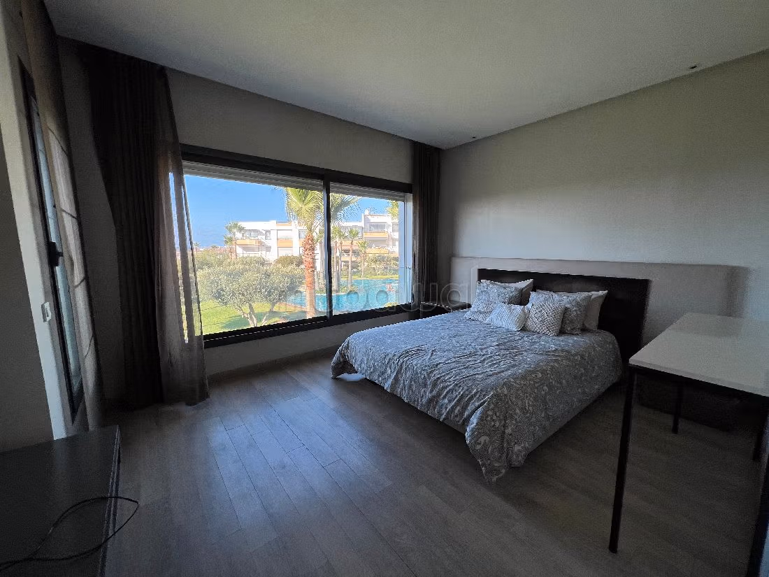 شقة للبيع ب عين الذياب امتداد. 3 غرف جميلة. مفروشة