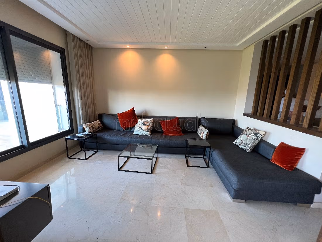 شقة للبيع ب عين الذياب امتداد. 3 غرف جميلة. مفروشة