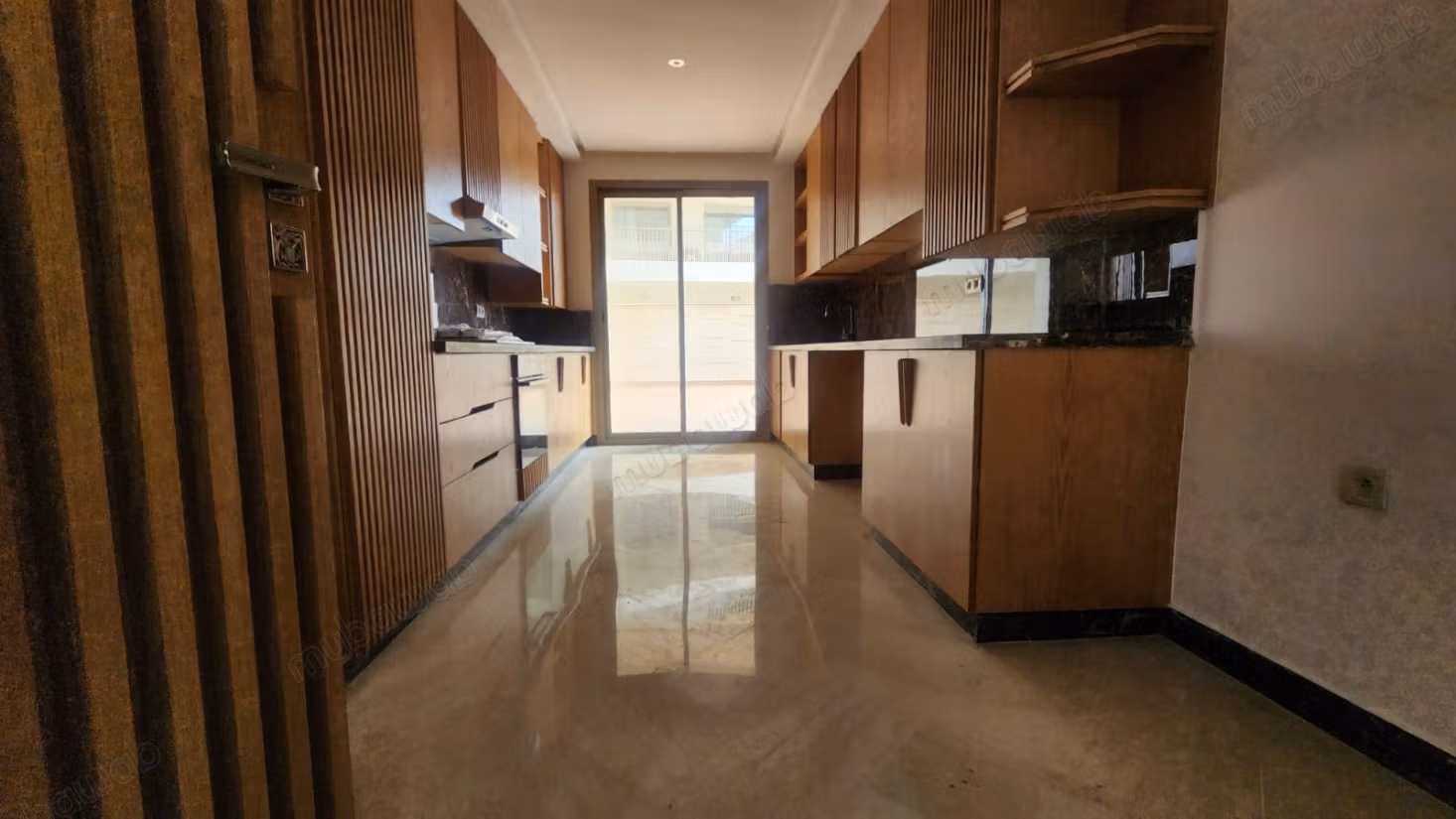 Sublime appartement très spacieux à louer à CFC