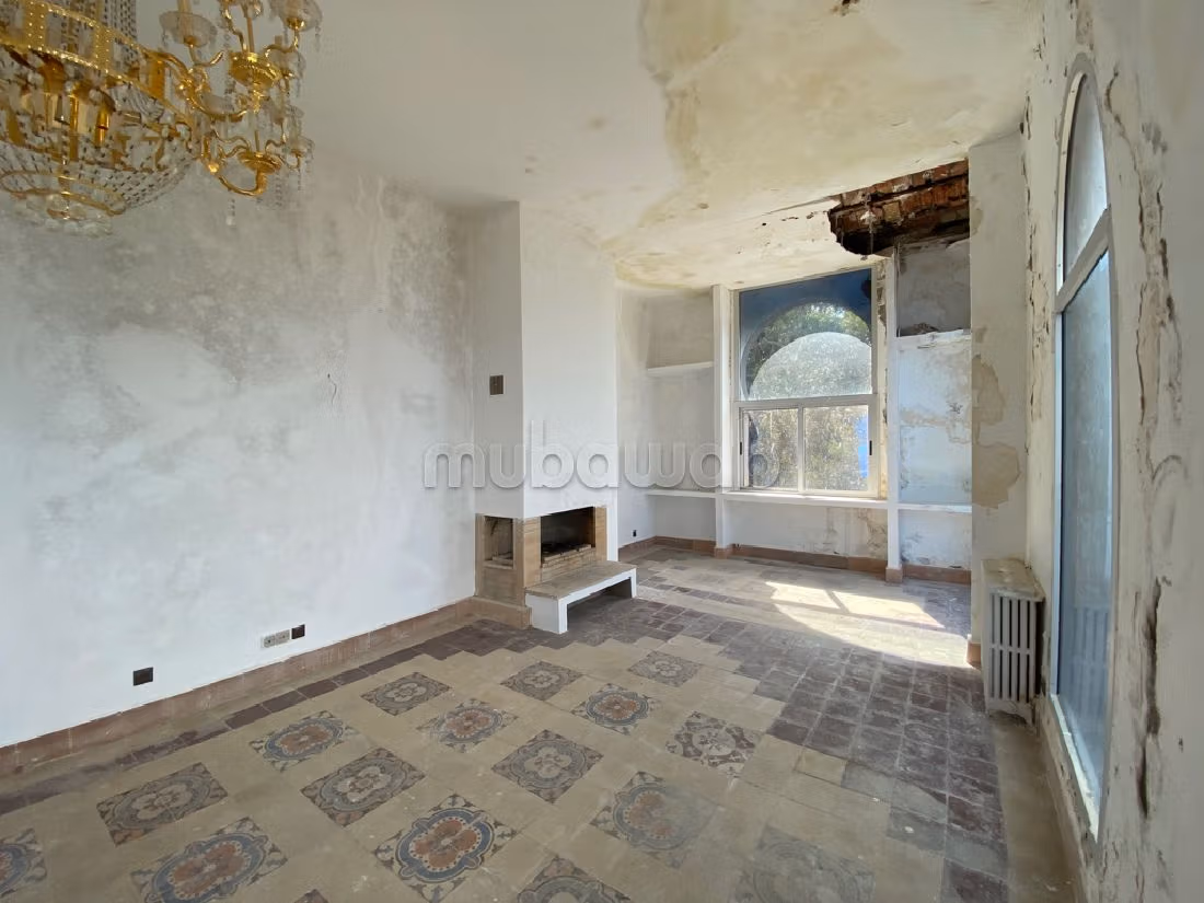 Nu te koop: villa's en luxe woningen in Marchan. Oppervlakte 9483 m². Terras en garage. 