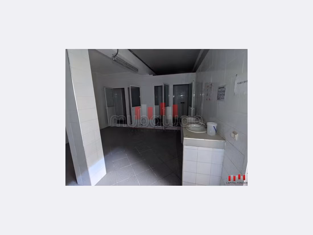 مكاتب ومحلات للكراء ببوسكورة. المساحة 10000 م². 