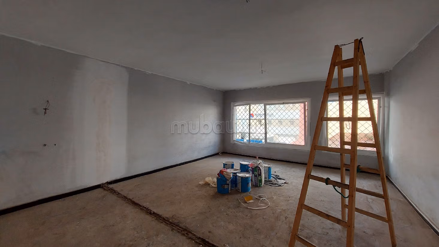 Te huur: kantoorruimte in Aïn Sebaâ. Oppervlakte 2500 m². Met terras en lift. 