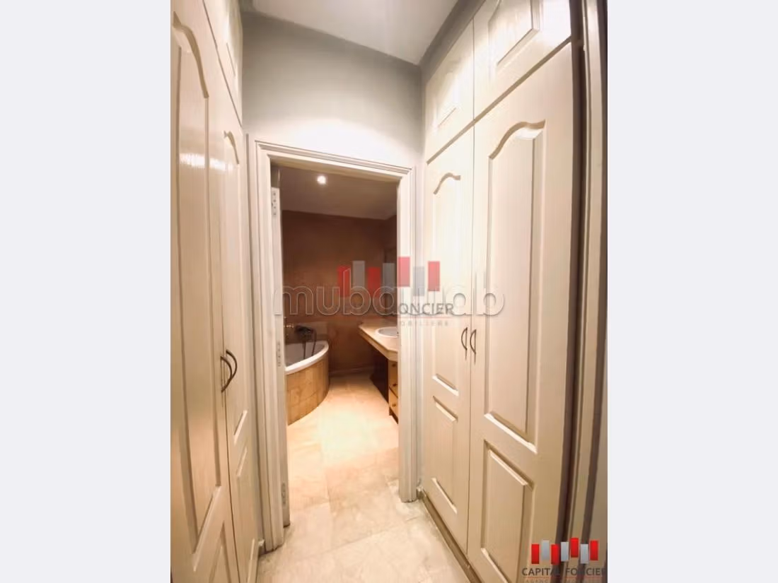 بيع شقة بغوثي. 1 غرفة جيدة. مرآب. 