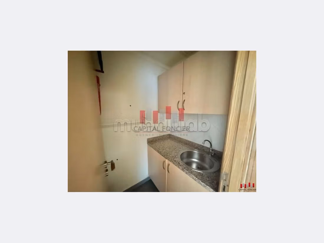 Offices for rent. Area 123 m². 