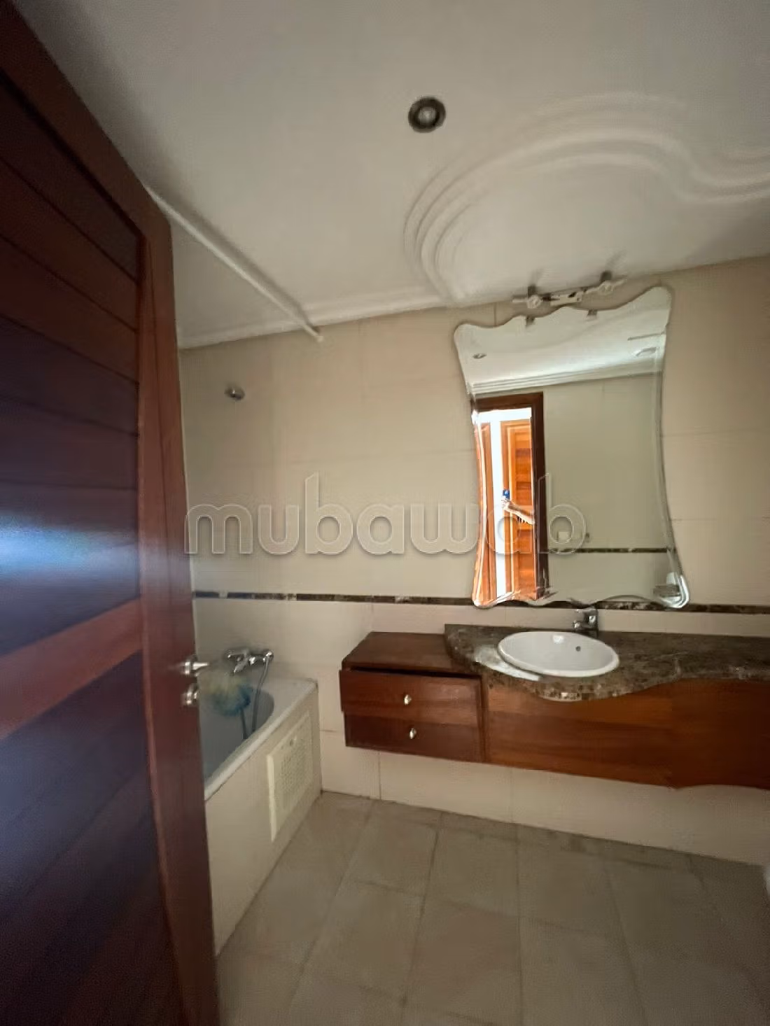 Huurappartementen in Mozart. Totale oppervlakte 150 m². Terras en lift