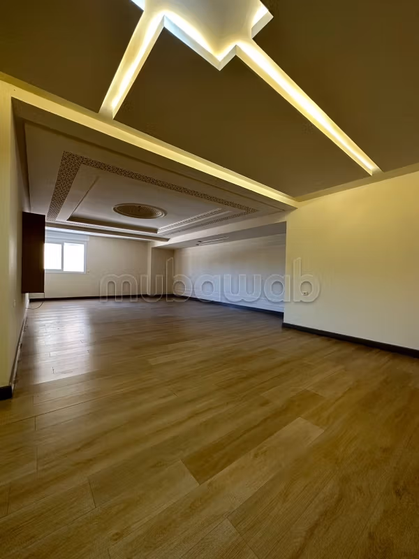 Alquila este piso en Boukhalef. 2 Habitación pequeña. Mobiliario. 