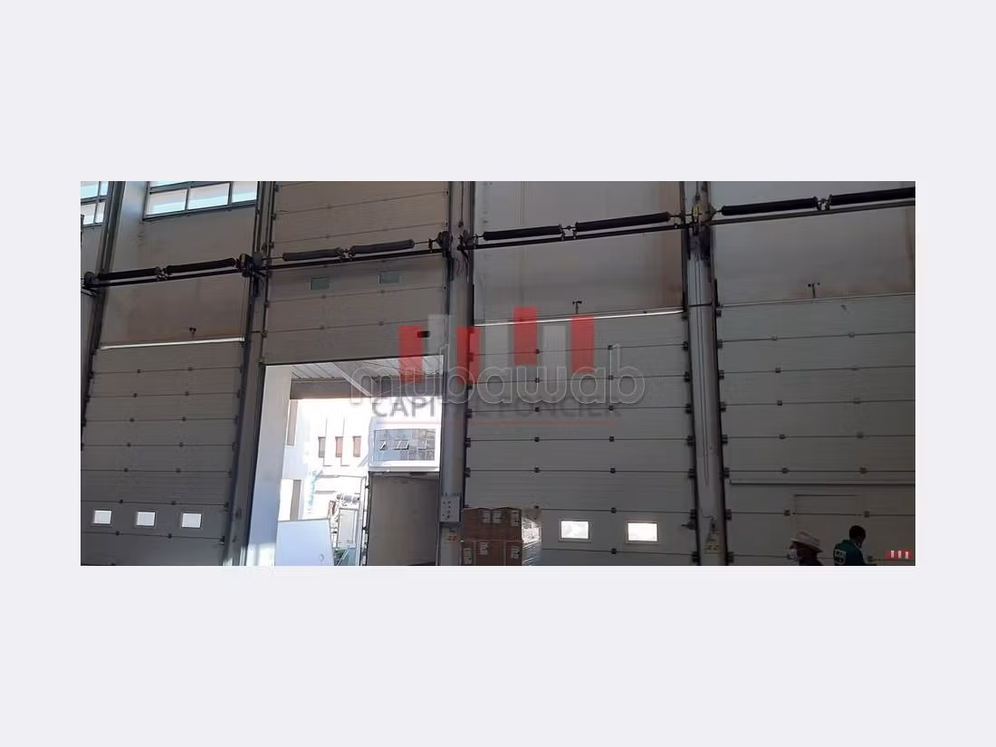 Usine industrielle aux normes internationales de 4200 m2 de surface exploitable a la location Bouskoura Oulad saleh idéal pour la production ou logistique