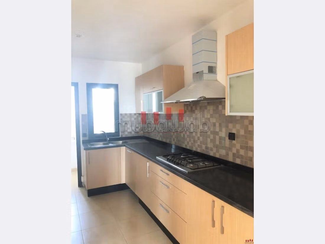 شقة للبيع ببوسكورة. 3 غرف. جو مكيف. 