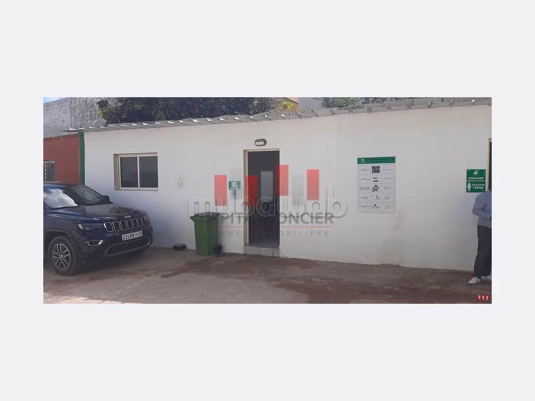 Oficinas y locales comerciales en alquiler. Superficie 2000 m². 