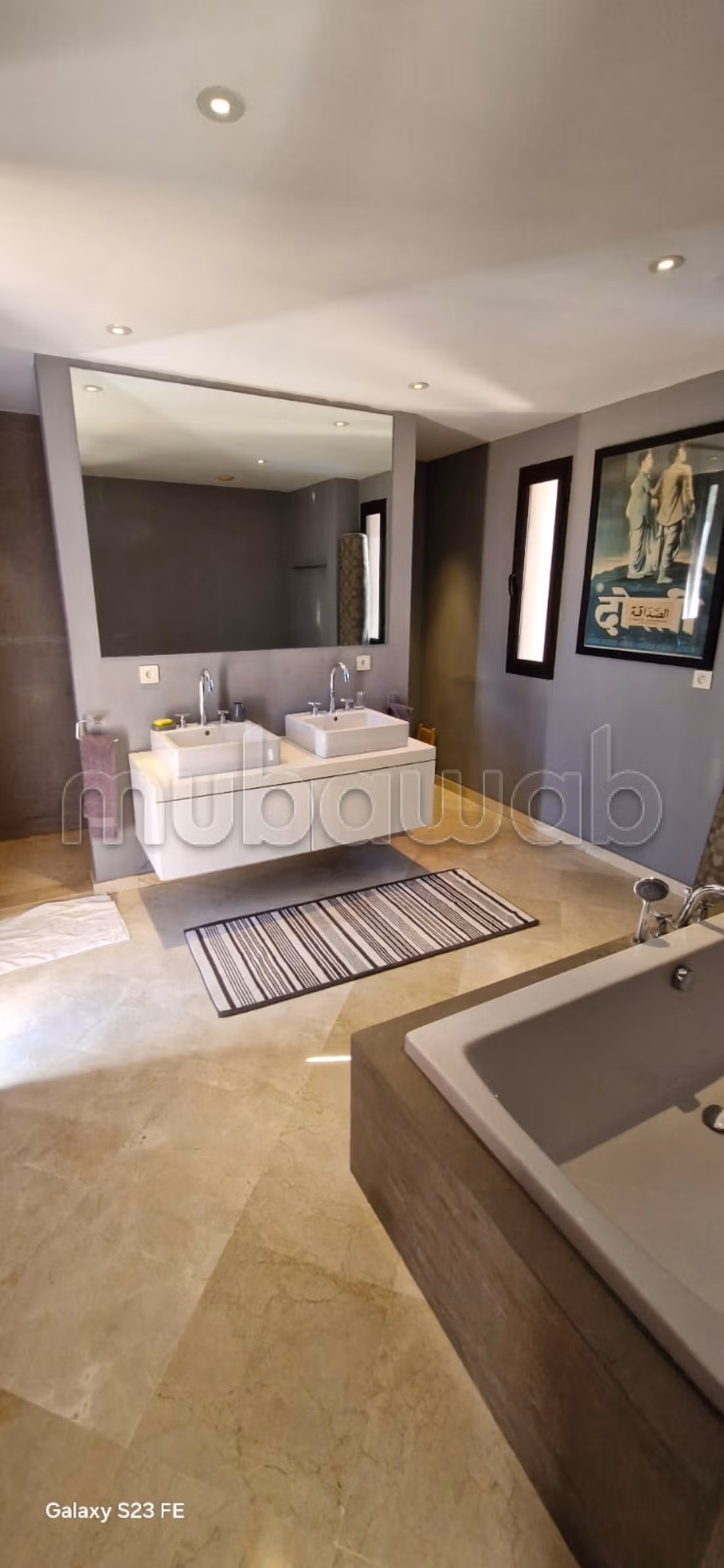 Affitto villa di lusso a Agdal. 6 ampi locali. Con ascensore e terrazzo.