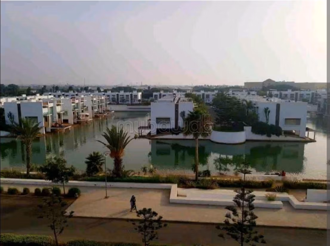 Te huur: appartementen in Plage Oued Cherrat. Totale oppervlakte 100 m². Satellietschotel en beveiligingssysteem