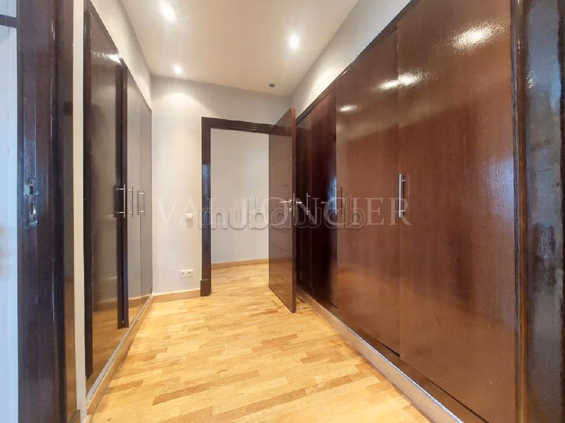 Casa di lusso in vendita. 4 camere da letto. Giardino, terrazzo