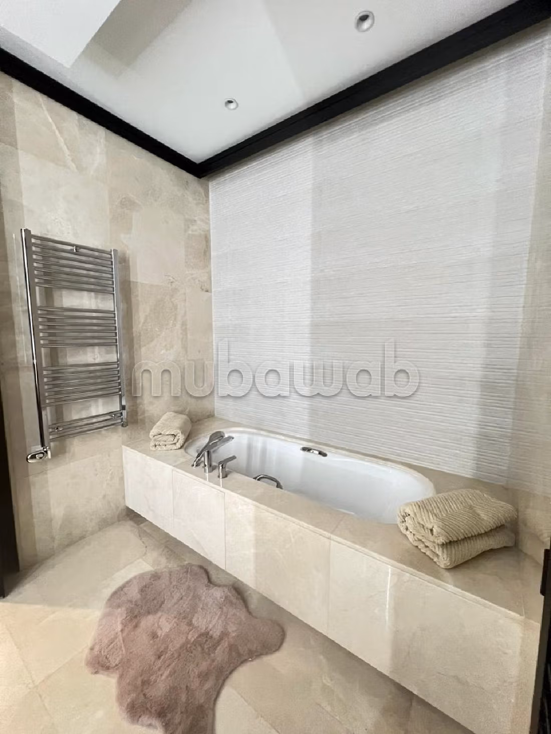 Piso en venta en Hivernage. 3 habitaciones grandes. Doble acristalamiento y puerta blindada