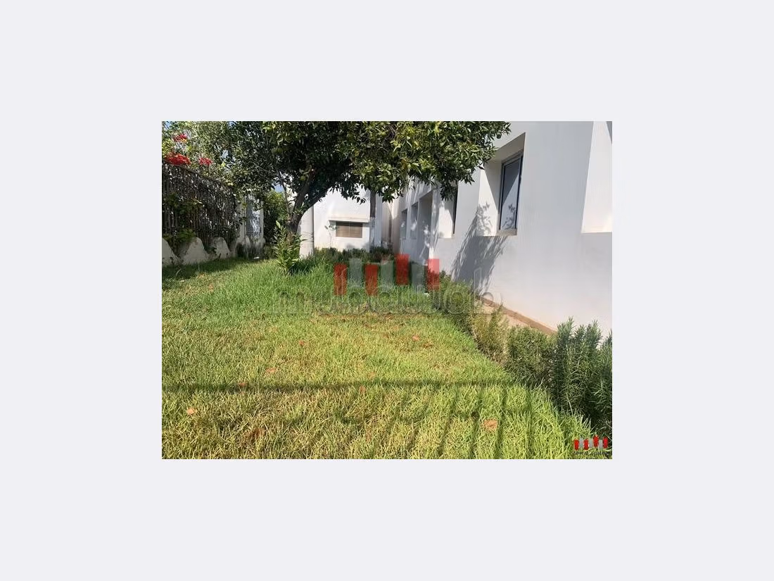 Usine industrielle de 1800 m2 a Oulad saleh Bouskoura a la location