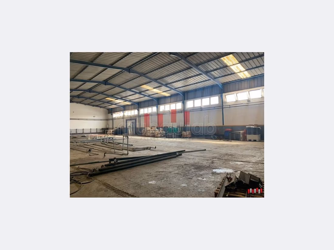 Usine industrielle de 1800 m2 a Oulad saleh Bouskoura a la location