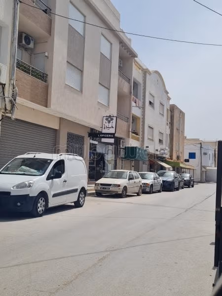 Bel locale commerciale in affitto a La Marsa. Superficie 110 m²