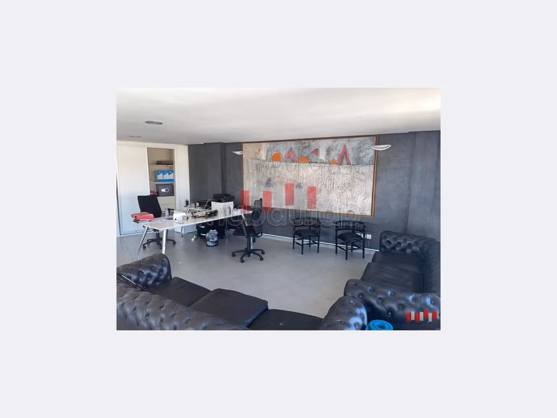 Offices for sale. Large area 134 m². Double glazed windows. 