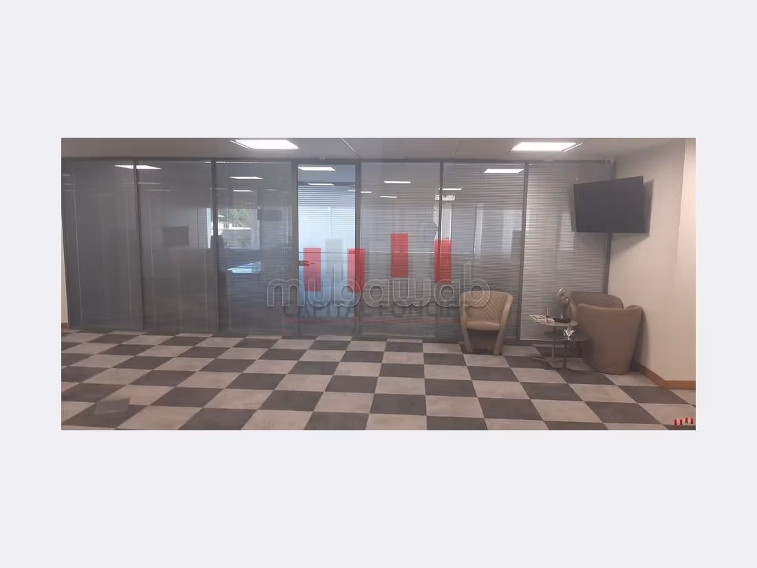 Offices for sale. Area of 400 m². General air conditioning. 