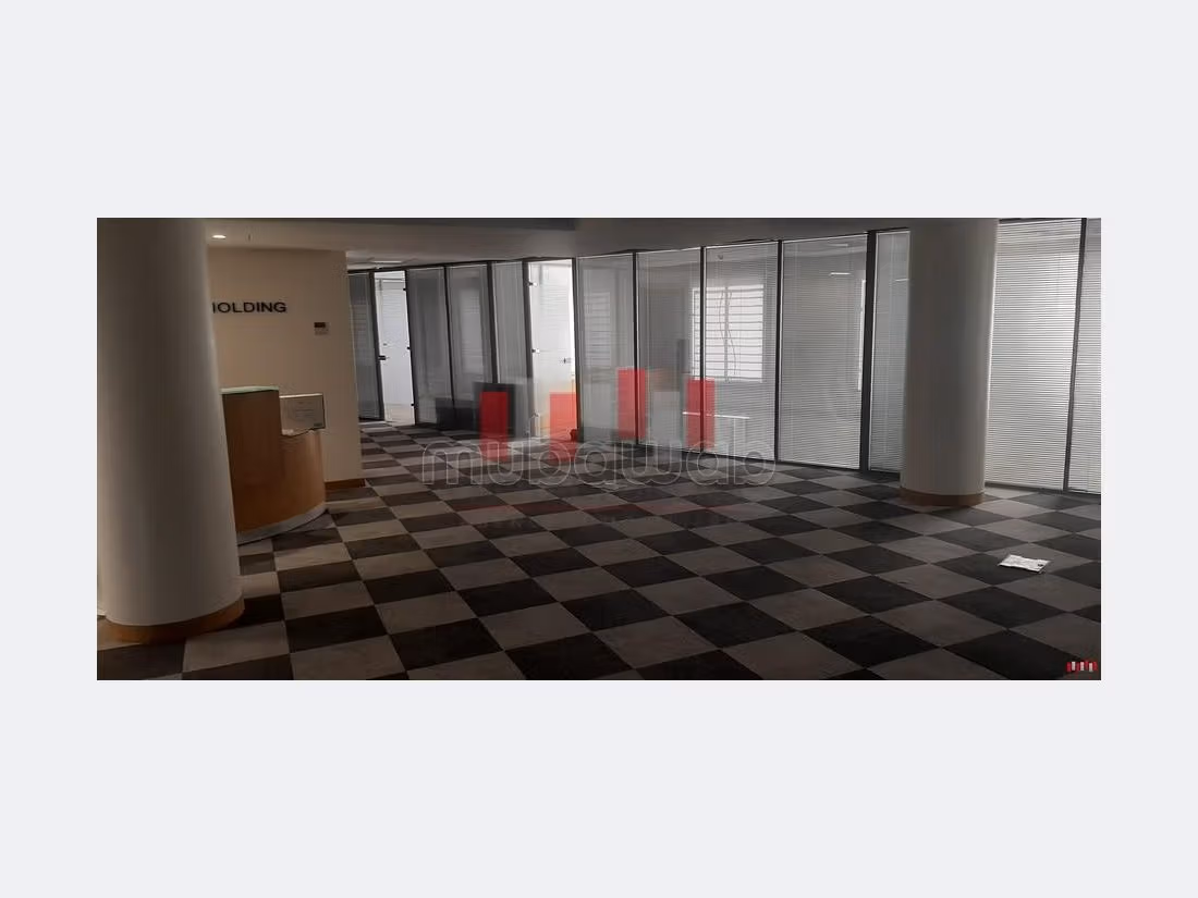 Offices for sale. Area of 400 m². General air conditioning. 