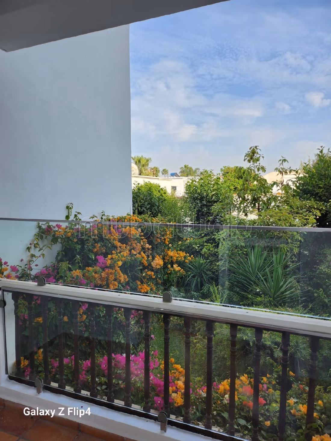 Huurappartementen beschikbaar in CIL (Hay Salam). Oppervlakte 250 m². Terras en lift. 