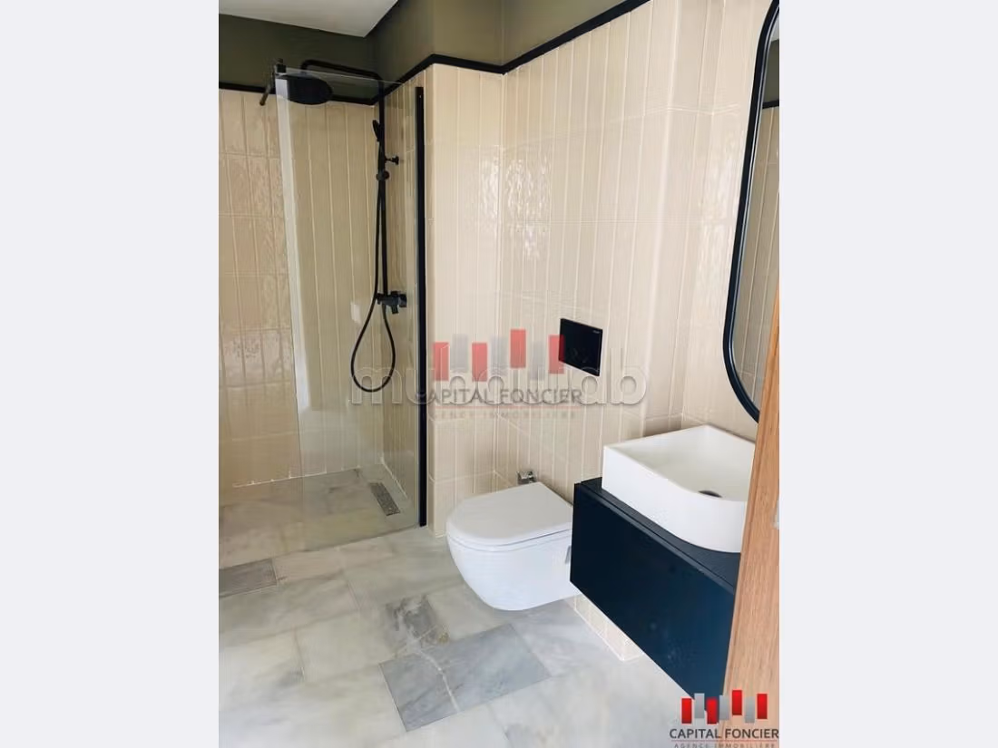 Splendido appartamento in affitto. 1 bella camera da letto. Portiere. 