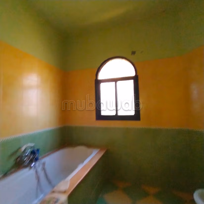 فيلا رائعة للايجار ب ميستر خوش. 4 غرف ممتازة. مفروشة.