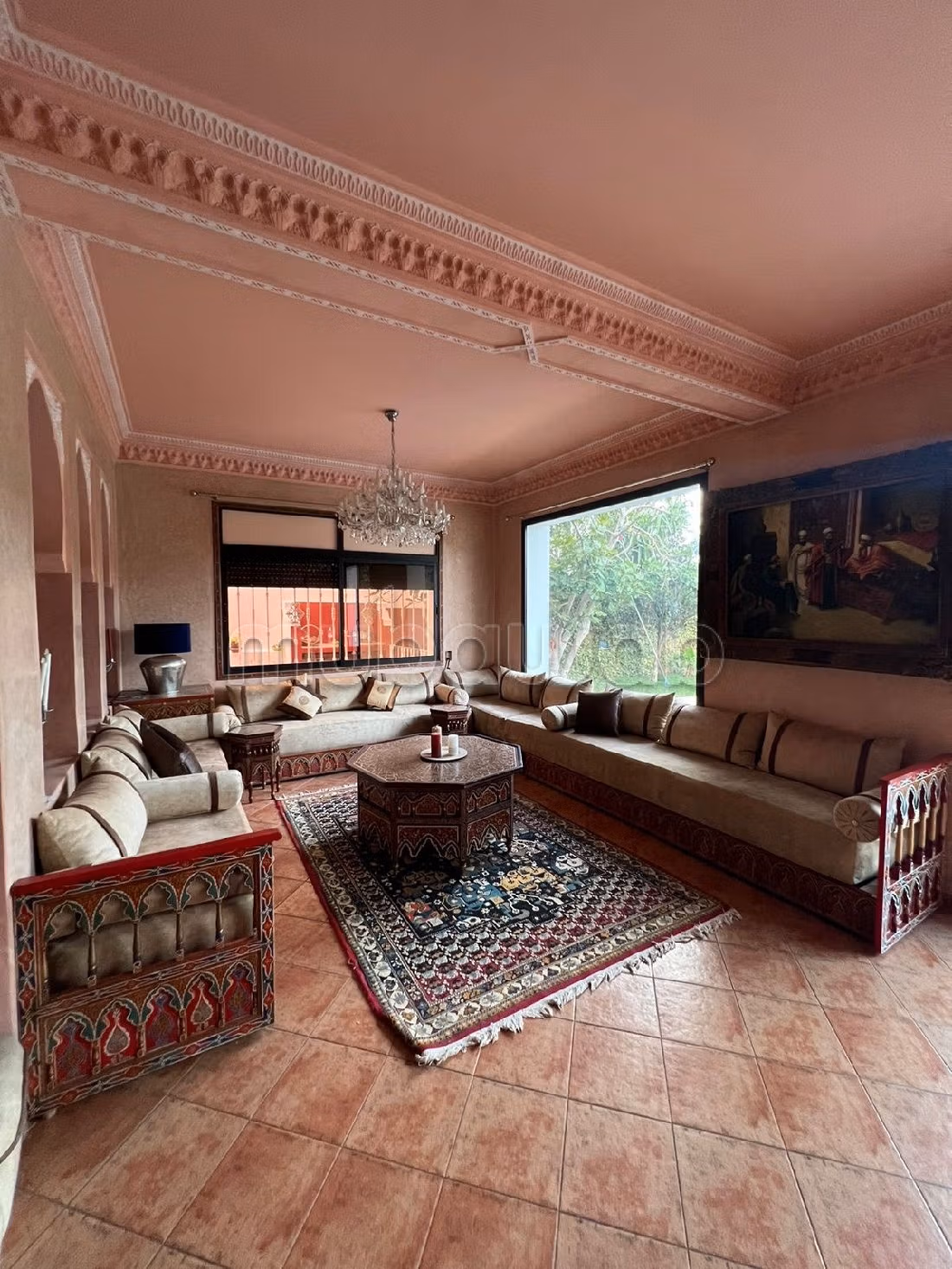 فيلا رائعة للايجار ب ميستر خوش. 4 غرف ممتازة. مفروشة.