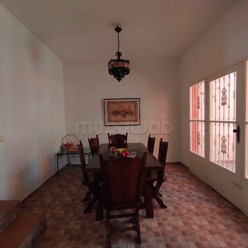 فيلا رائعة للايجار ب ميستر خوش. 4 غرف ممتازة. مفروشة.