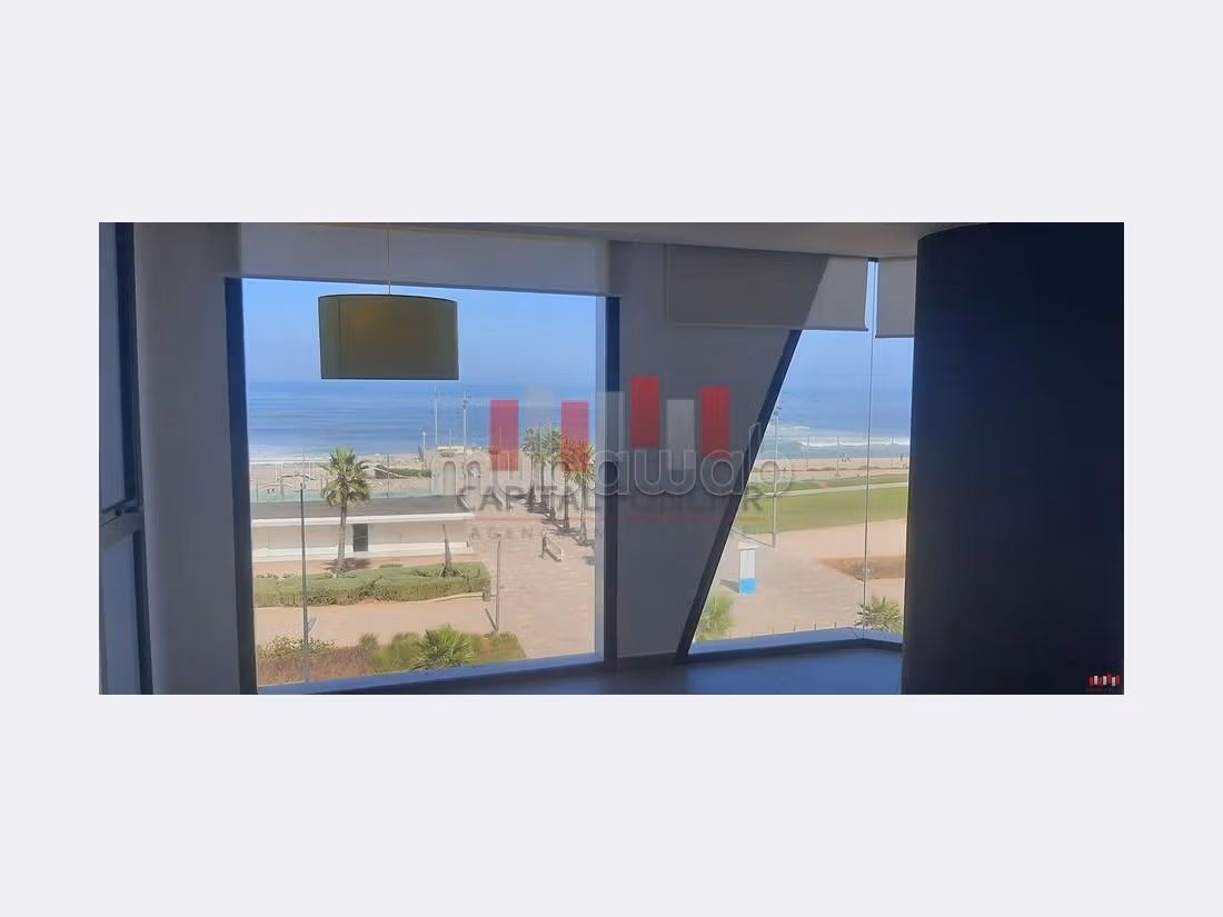 Ufficio in affitto. Superficie di 107 m². Increibile vista sul mare. 