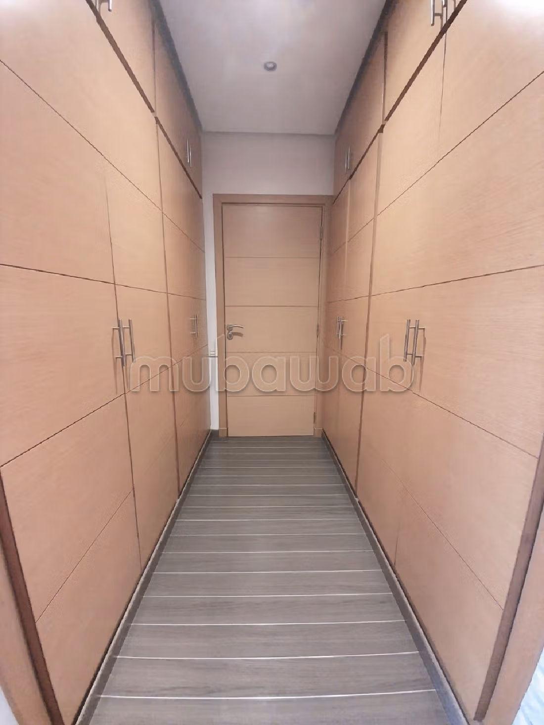 Fabulous apartment for sale in Gauthier. 7 Rooms. Robust door, On site security. 