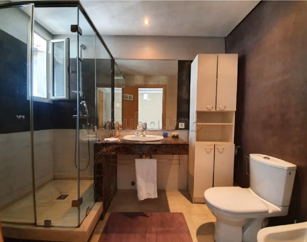 Fabulous apartment for sale in Gauthier. 7 Rooms. Robust door, On site security. 