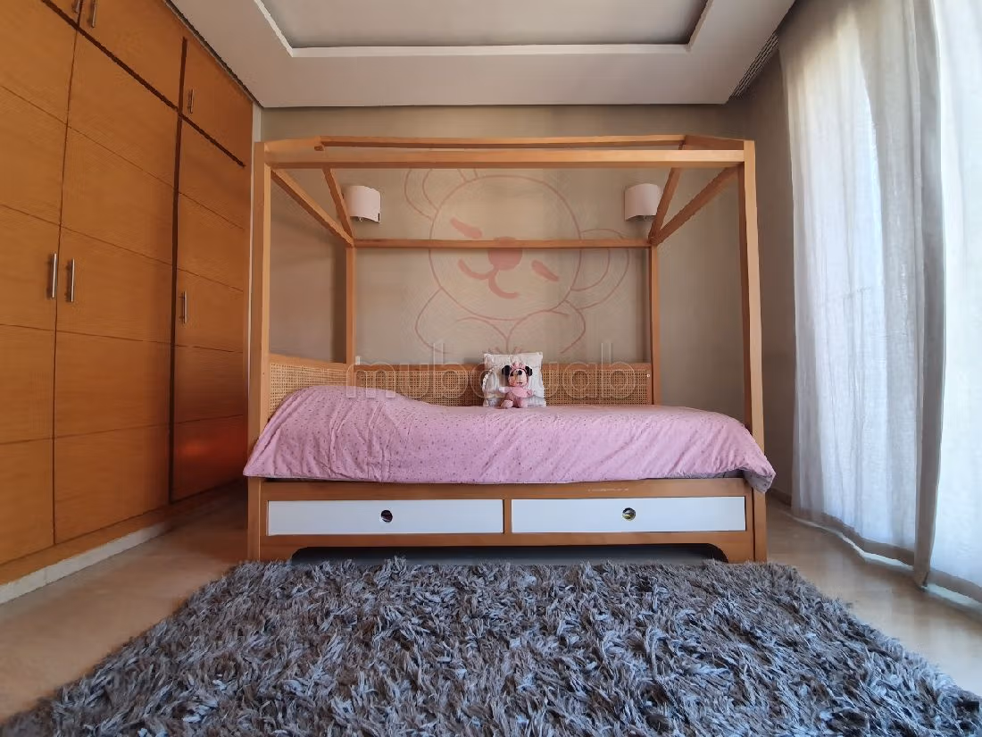 Fabulous apartment for sale in Gauthier. 7 Rooms. Robust door, On site security. 