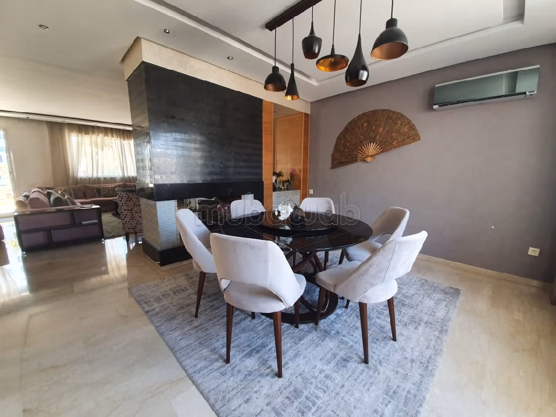 Fabulous apartment for sale in Gauthier. 7 Rooms. Robust door, On site security. 