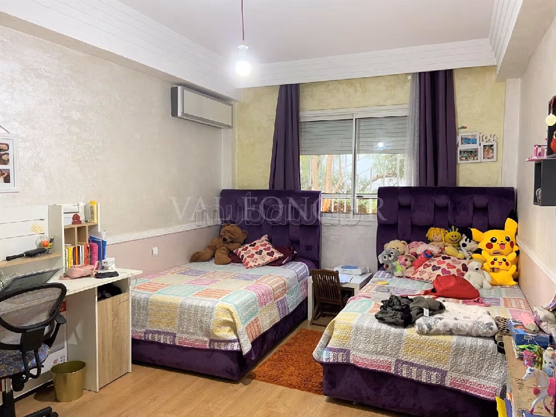 Vendita di uno splendido appartamento a Ain Diab. 3 camere. Giardino e terrazzo. 