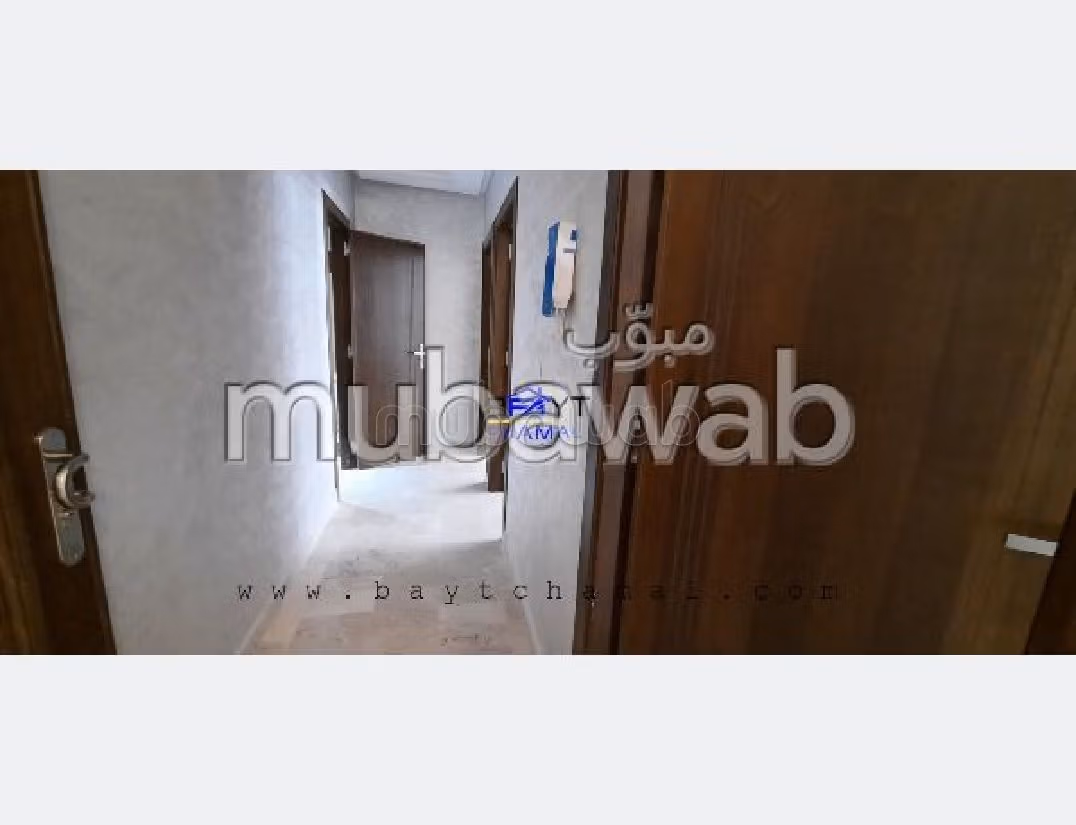 شقة جميلة للبيع ب طنجة سيتي سنتر. 2 غرف رائعة. شرفة ومصعد. 