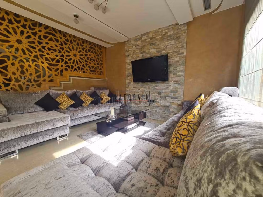 Élégance Marocaine Contemporaine à Targa