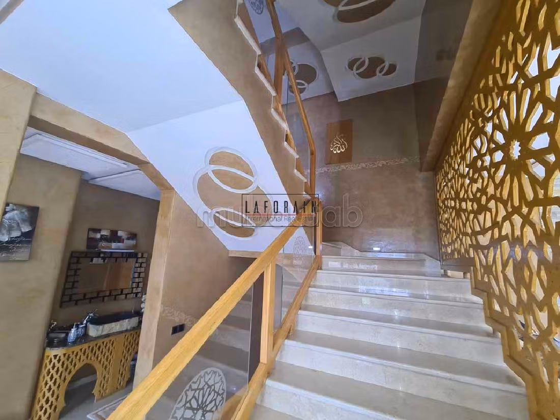 Élégance Marocaine Contemporaine à Targa