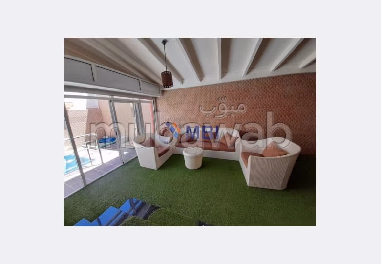 Suntuosa villa en alquiler en Achakar. Dimensión 250 m². Con muebles