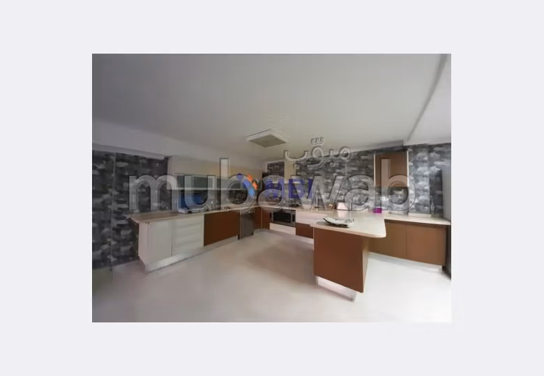 Suntuosa villa en alquiler en Achakar. Dimensión 250 m². Con muebles