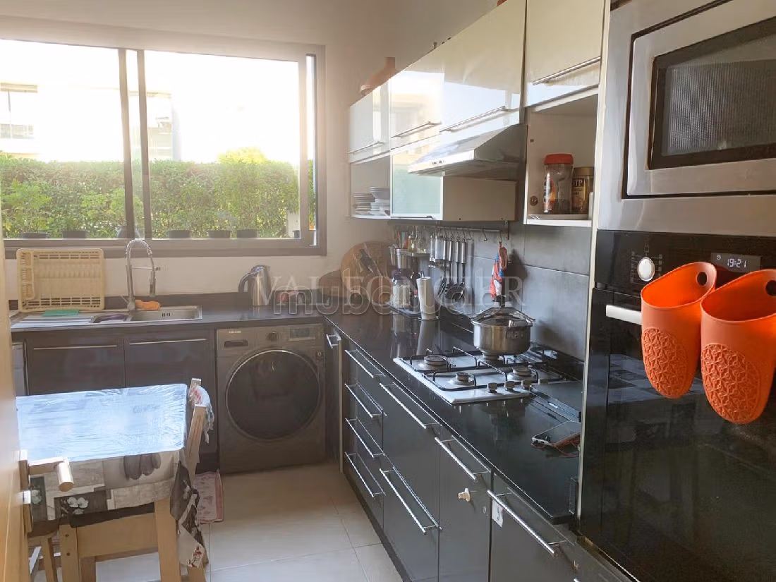 Luxury house for rent. 4 Dormitory. Secured 24/7. 