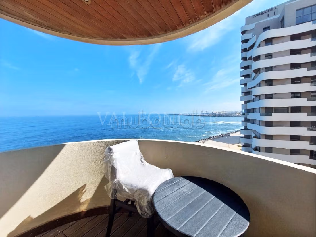 Apartment for rent. Large area 176 m². Parking spaces and terrace. 