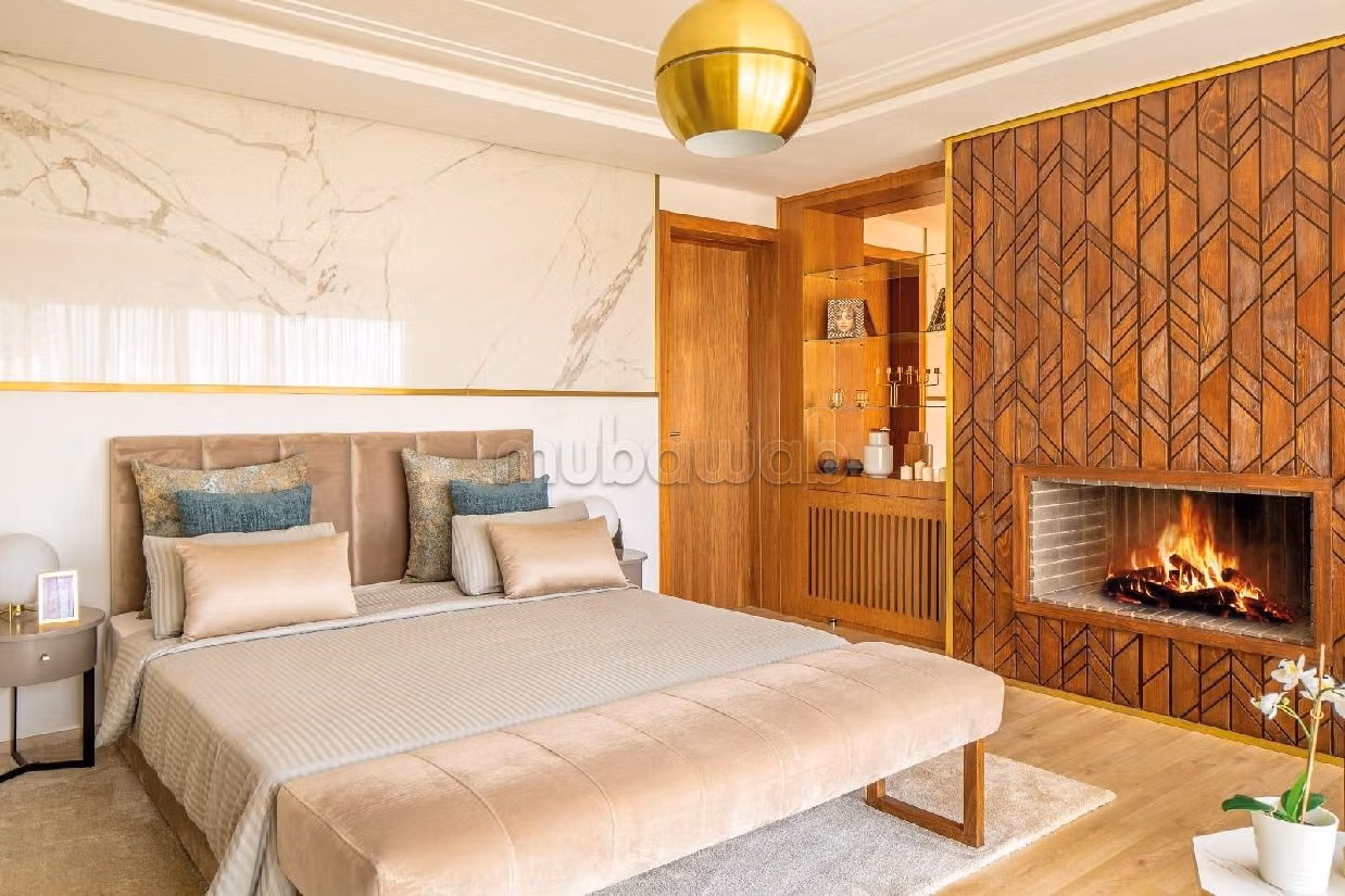 Villa's en luxe woningen kopen. 5 Ruimtes. Open haard en zwembad. 