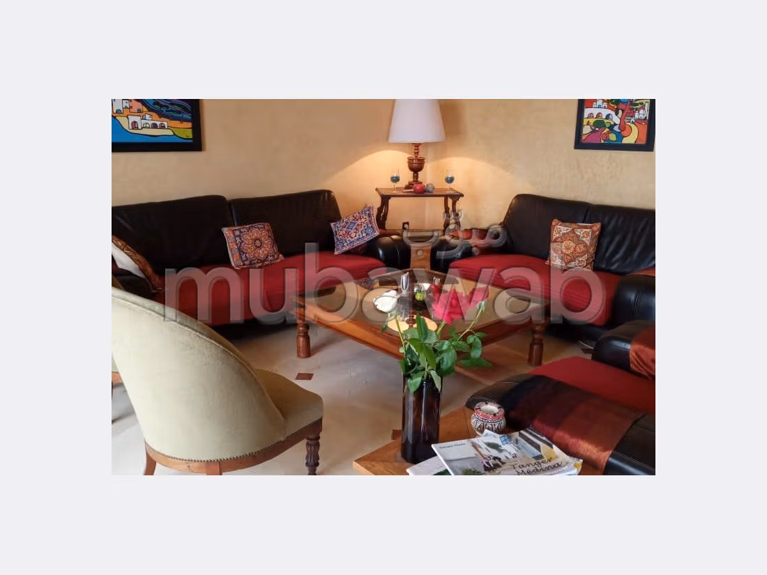 شقة للشراء بحـي الشاطئ. المساحة الإجمالية 220 م². مرآب. 