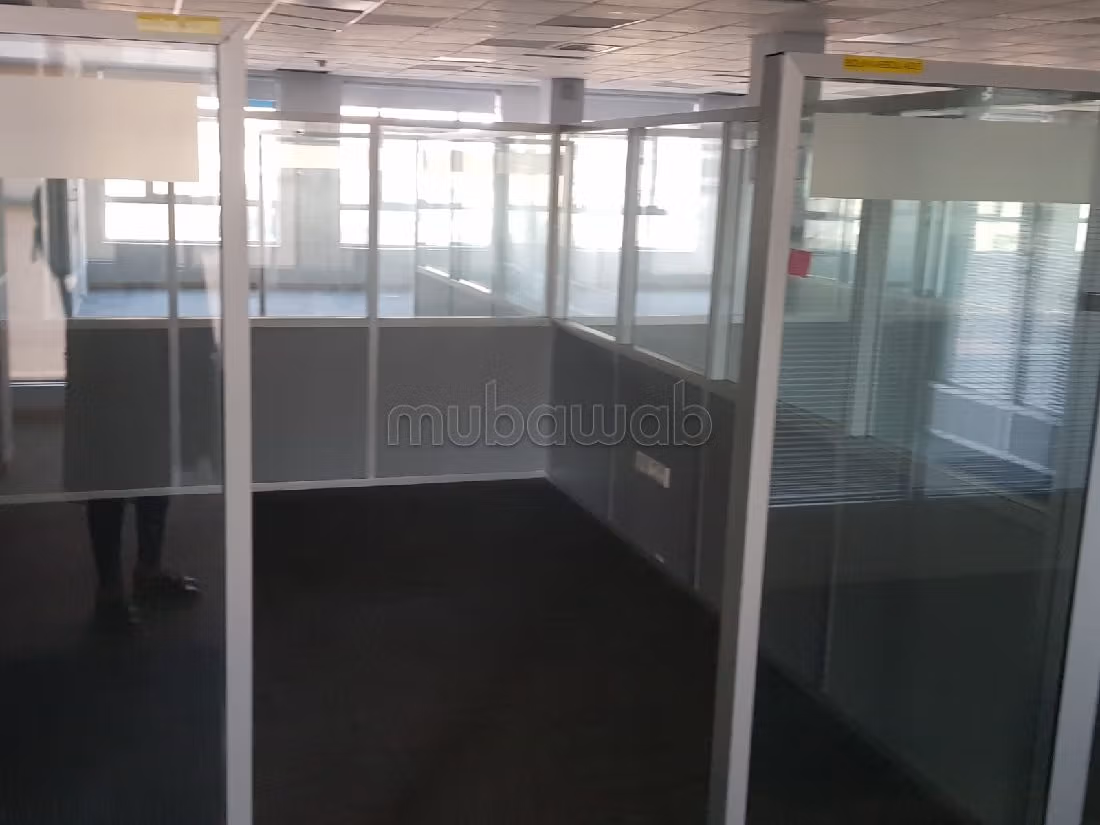 Offices for rent in Sidi Maarouf. Area 458 m². Caretaker available, air conditioning system