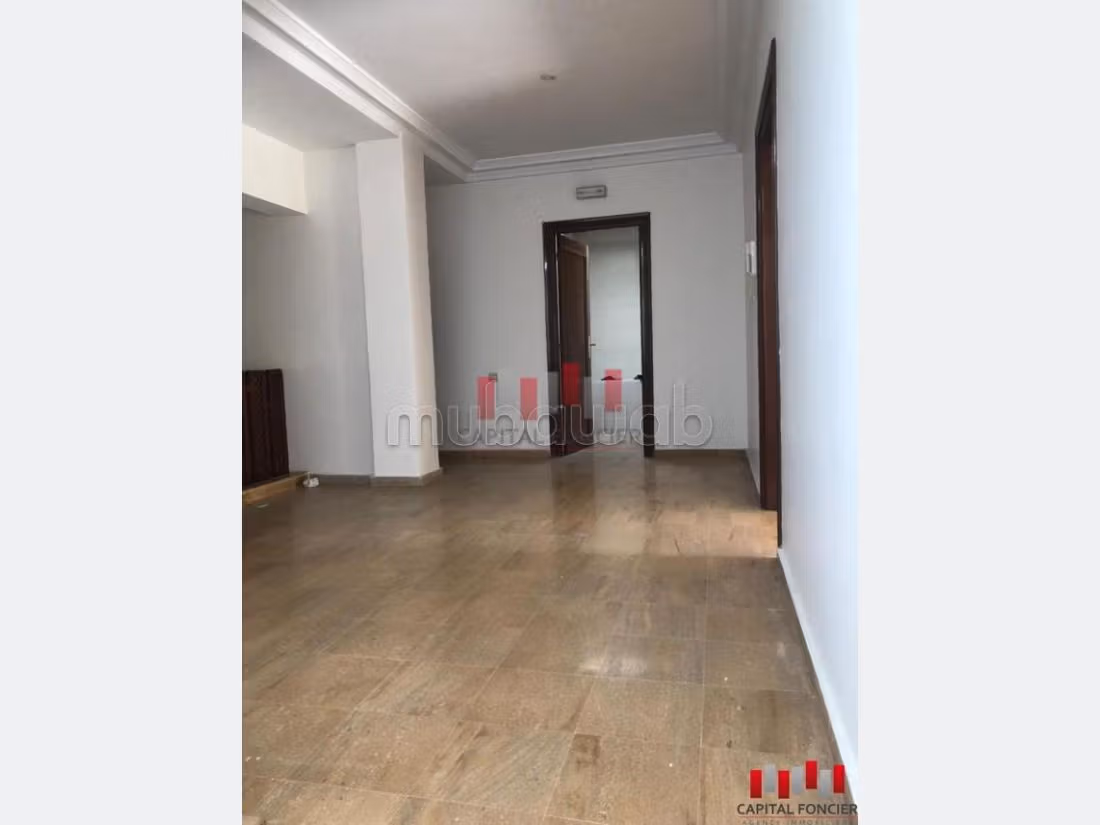 Villa professionnelle de 420 m2 de surface exploitable a la location a zenith sidi maarouf
