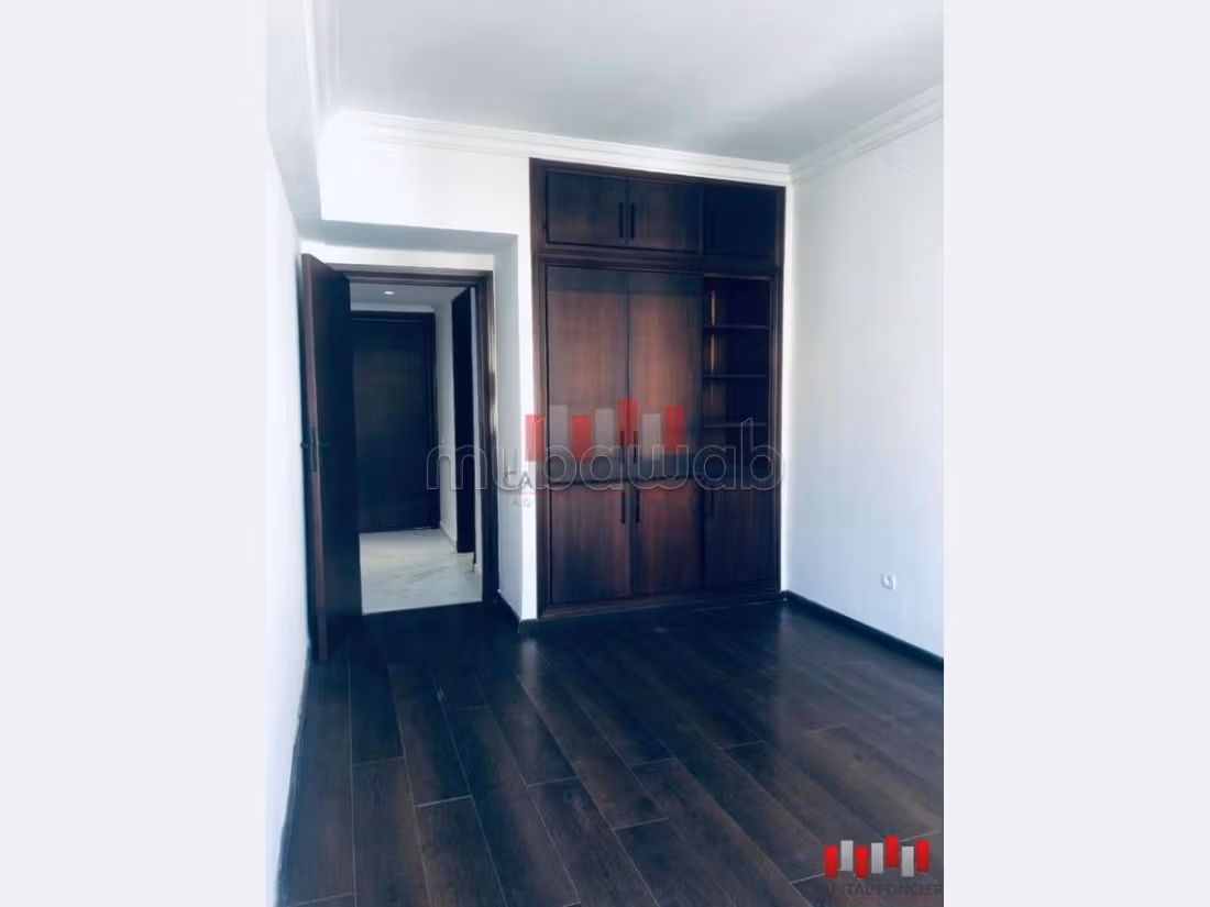 Se alquila este piso en Racine. 3 dormitorios. 