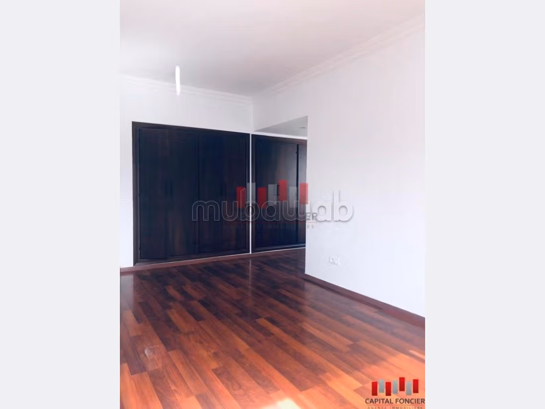 Se alquila este piso en Racine. 3 dormitorios. 