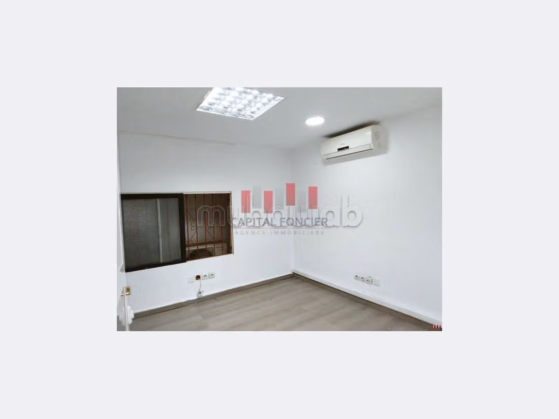 Offices for rent in Gauthier. Large area 220 m². 