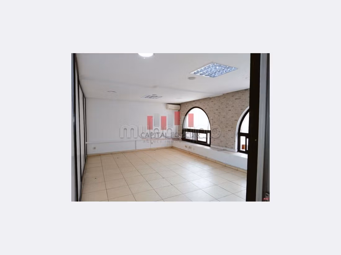 Offices for rent in Gauthier. Large area 220 m². 
